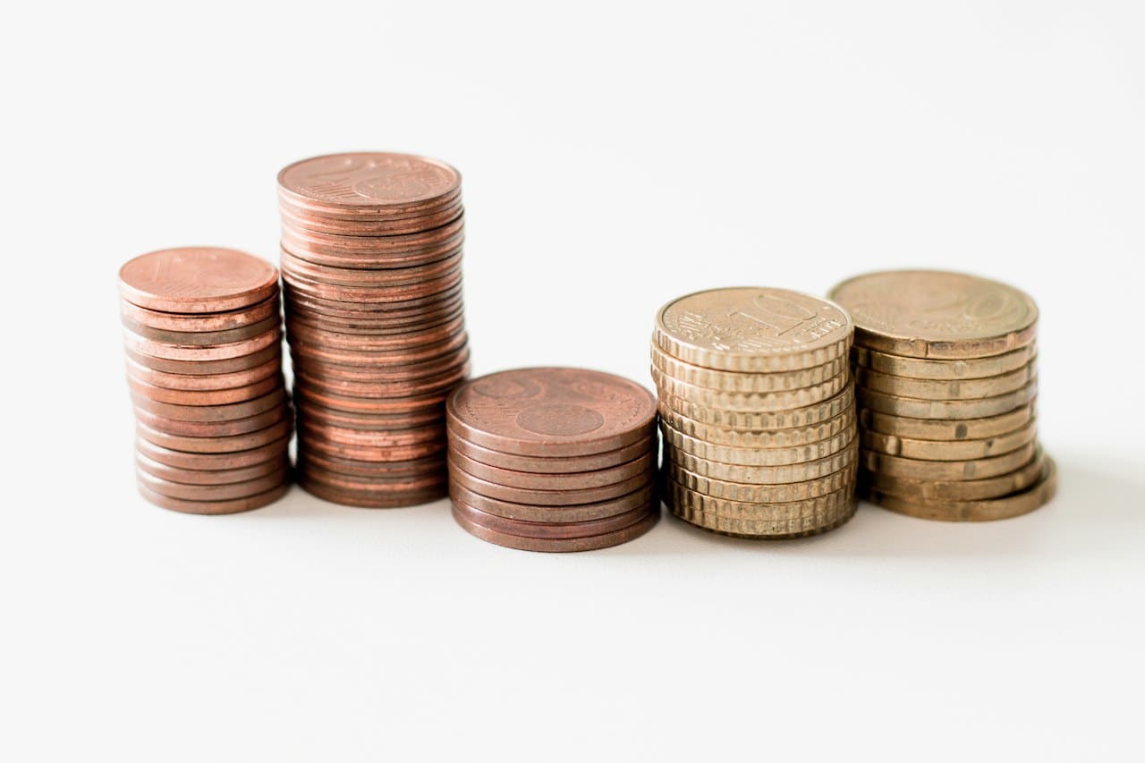 Fee comparison table showing maker, taker and spread costs across crypto trading venues